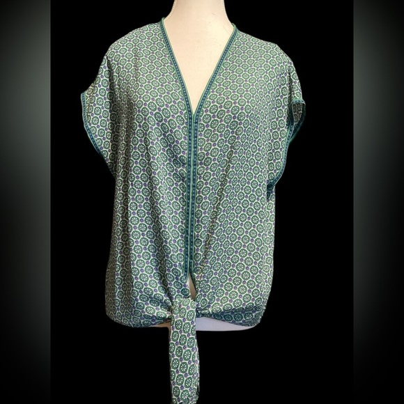 Max Studio Green Tie Front Blouse with Cap Sleeves - Picture 1 of 7